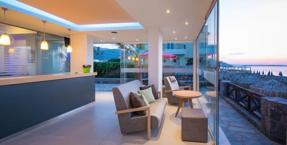Aeolos Beach Resort — Hotel building in Malia