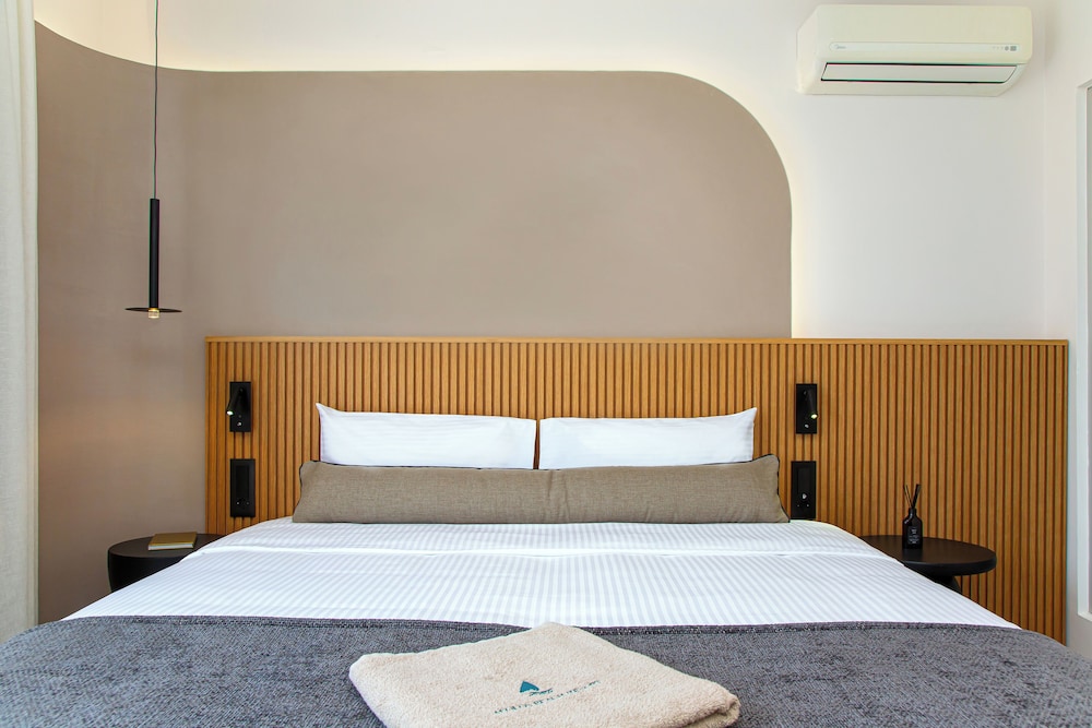Aeolos Beach Resort — Hotel rooms in Malia