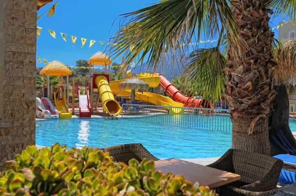 Aeolos Beach Resort — Attractions for children in Malia