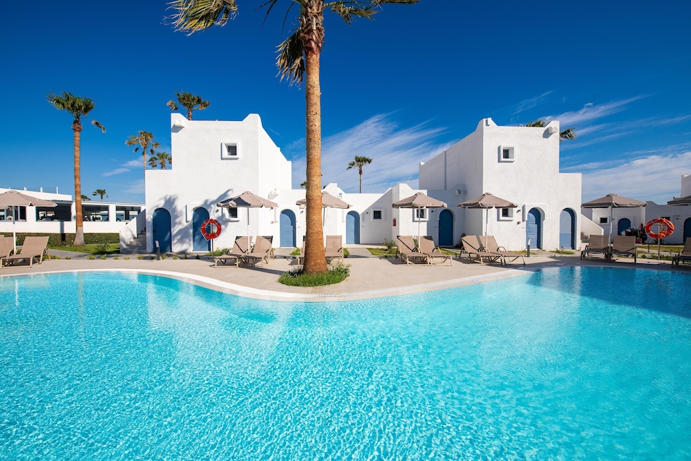 Aeolos Beach Hotel — Swimming pool in Tigaki, South Aegean