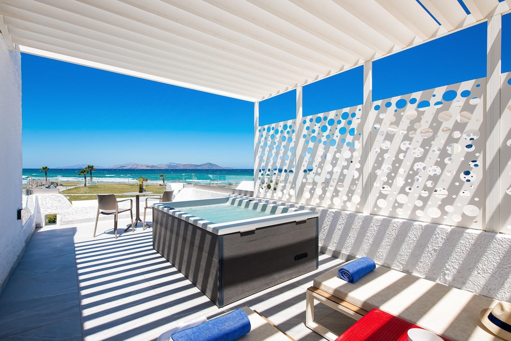 Aeolos Beach Hotel — Hotel rooms in Tigaki, South Aegean