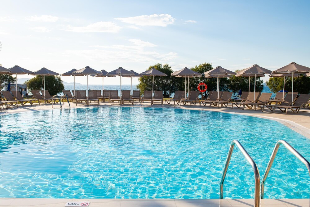 Aeolos Beach Hotel — Swimming pool in Tigaki, South Aegean