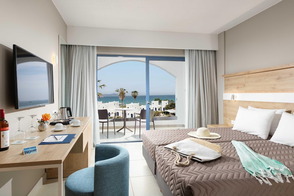 Aeolos Beach Hotel — Hotel rooms in Tigaki, South Aegean