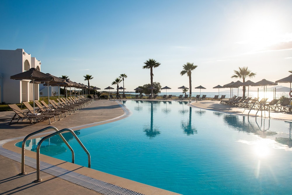 Aeolos Beach Hotel — Swimming pool in Tigaki, South Aegean