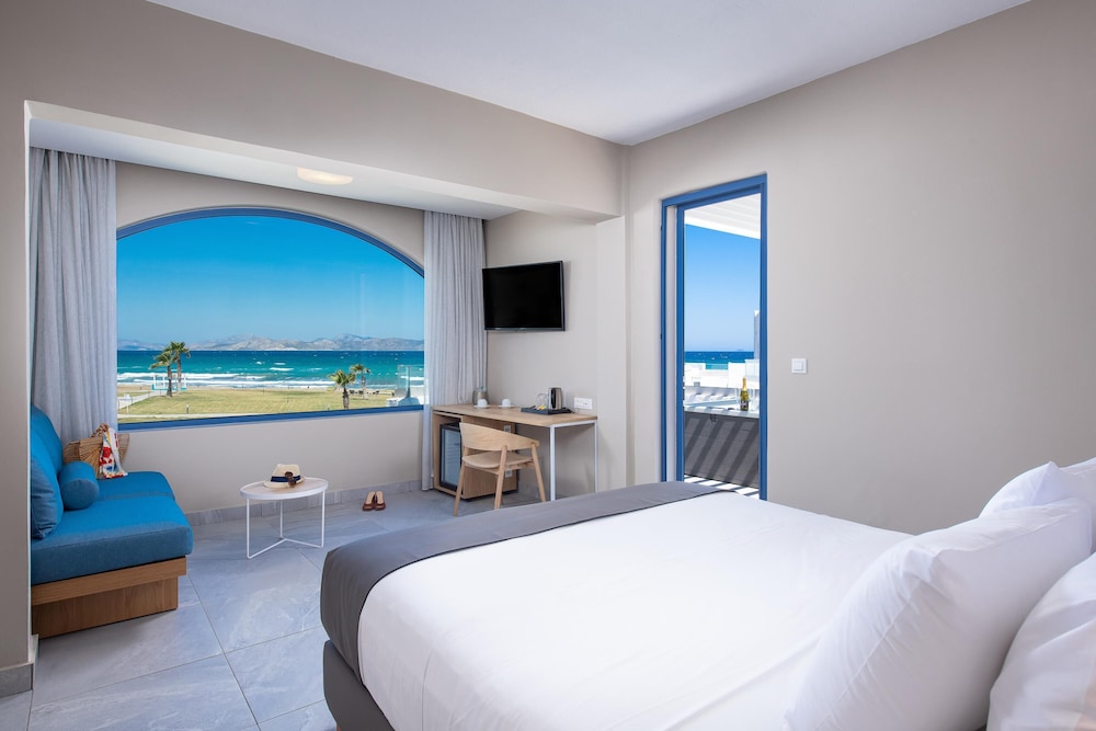 Aeolos Beach Hotel — Hotel rooms in Tigaki, South Aegean