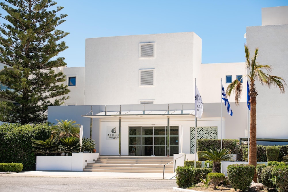Aeolos Beach Hotel — Hotel building in Tigaki, South Aegean