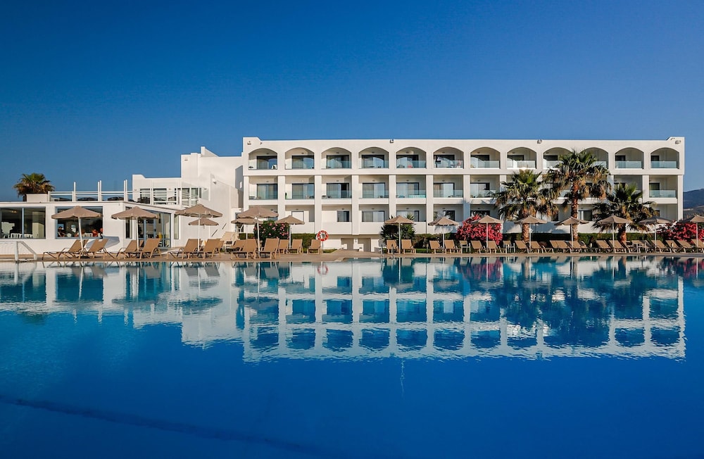 Aeolos Beach Hotel — Swimming pool in Tigaki, South Aegean