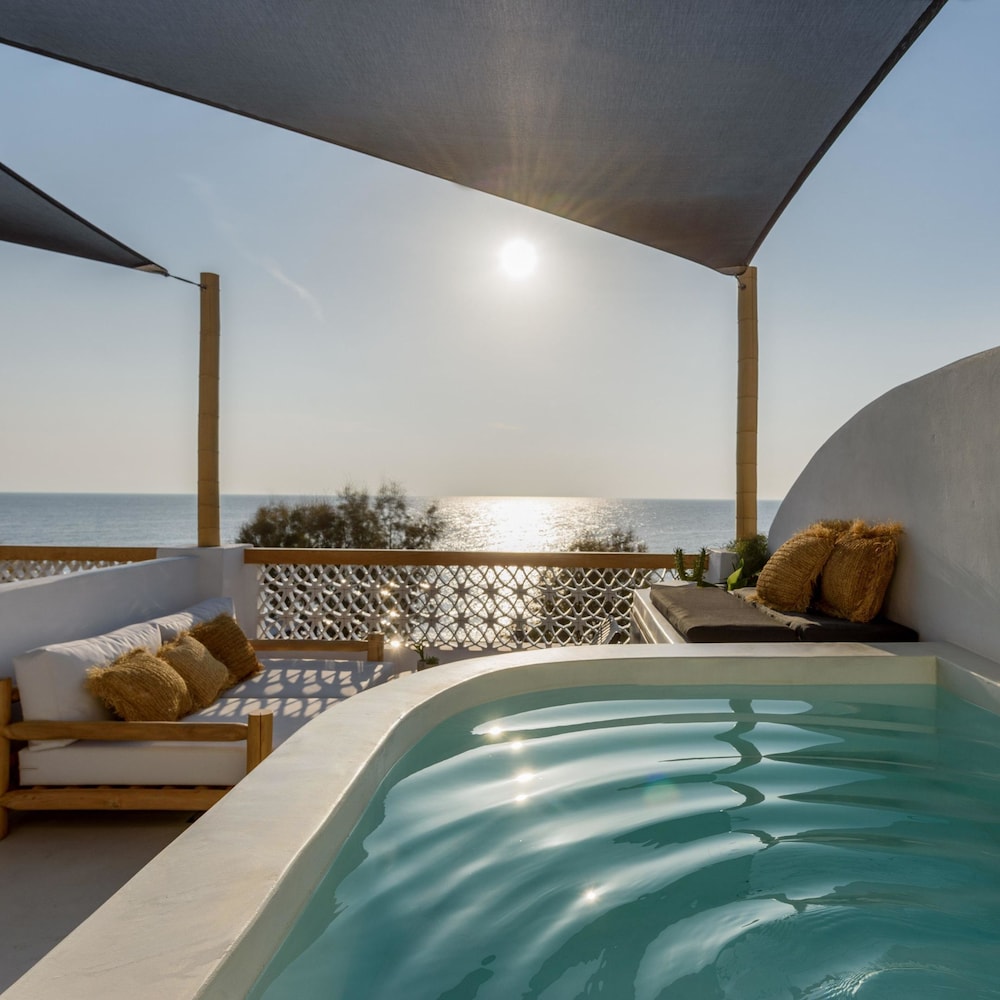 Afroditi Venus Beach Resort — Main photo in Kamari, South Aegean