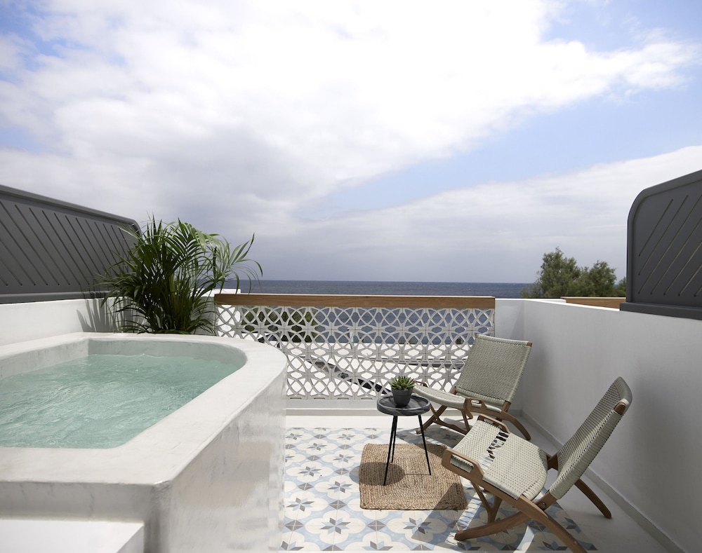 Afroditi Venus Beach Resort — Spa in Kamari, South Aegean
