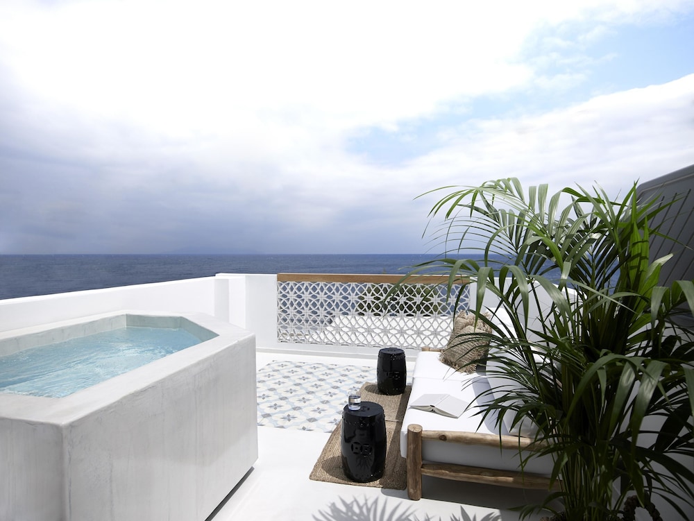 Afroditi Venus Beach Resort — Spa in Kamari, South Aegean