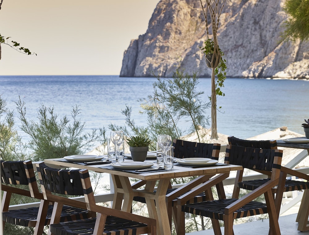 Afroditi Venus Beach Resort — Restaurant & bars in Kamari, South Aegean