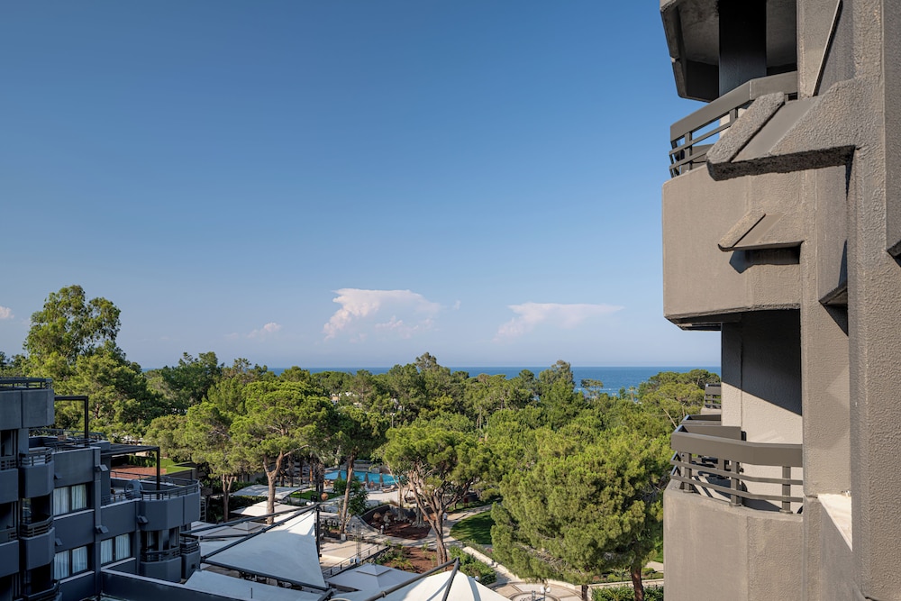 Balmy Foresta - All inclusive — Hotel building in Kemer