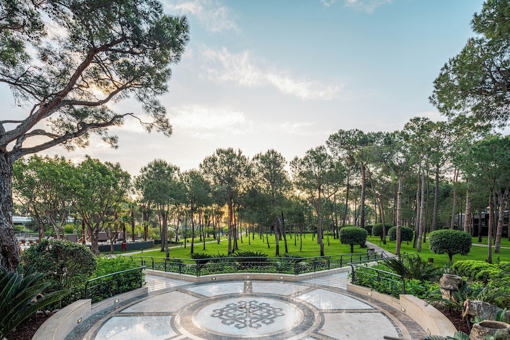 Balmy Foresta - All inclusive — Hotel building in Kemer