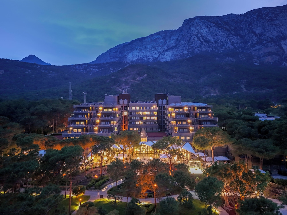 Balmy Foresta - All inclusive — Hotel building in Kemer