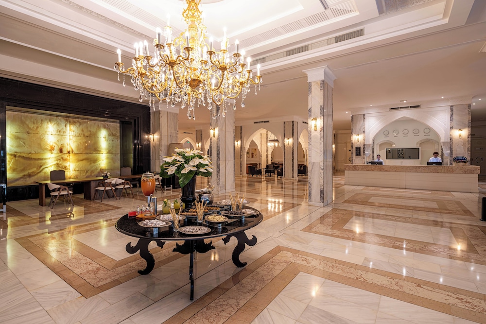 Balmy Foresta - All inclusive — Hotel building in Kemer