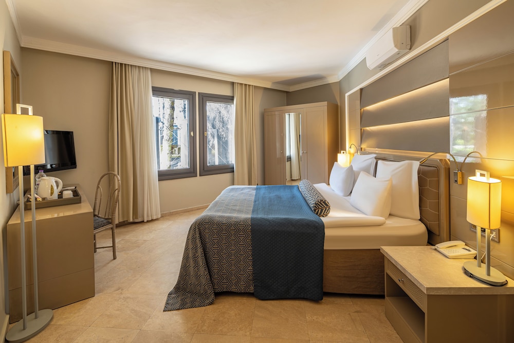 Balmy Foresta - All inclusive — Hotel rooms in Kemer