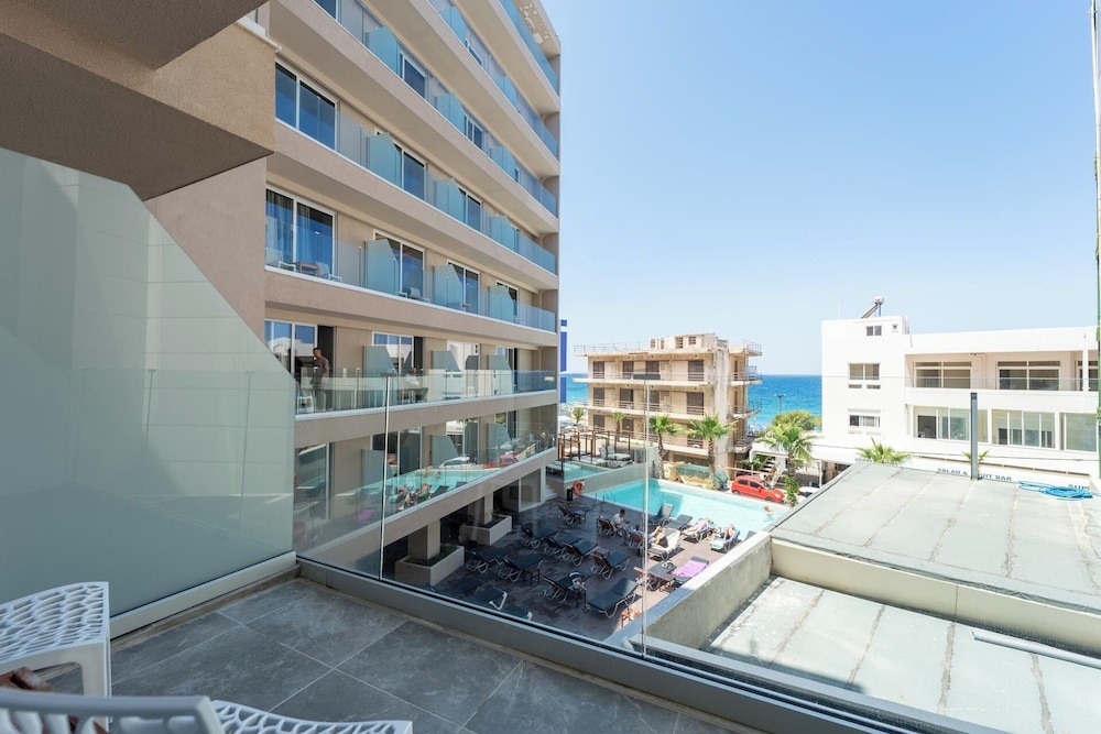 Arte Hotel — Swimming pool in Rhodes Town, South Aegean