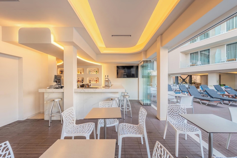 Arte Hotel — Restaurant & bars in Rhodes Town, South Aegean