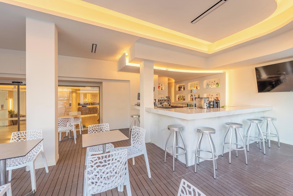 Arte Hotel — Restaurant & bars in Rhodes Town, South Aegean