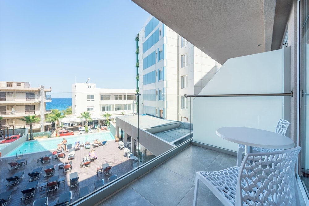 Arte Hotel — Swimming pool in Rhodes Town, South Aegean