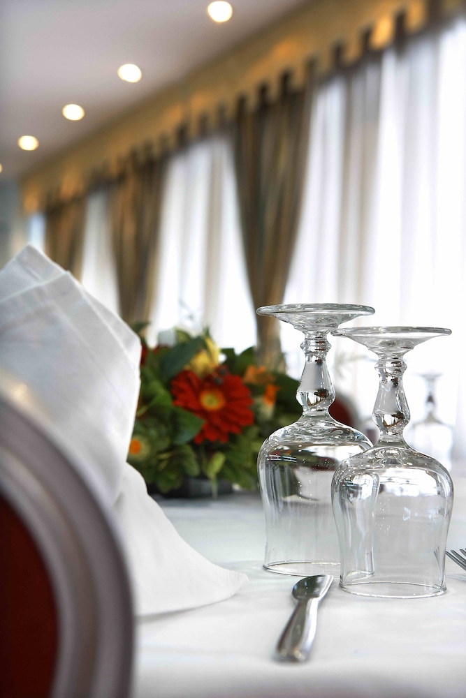 Parthenon Hotel Athens, Vassilicos House of Hospitality — Restaurant & bars in Athens, Attica