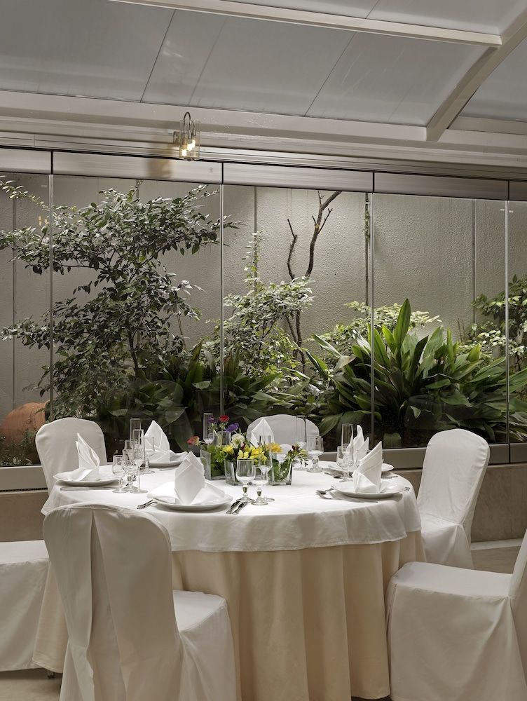 Parthenon Hotel Athens, Vassilicos House of Hospitality — Restaurant & bars in Athens, Attica