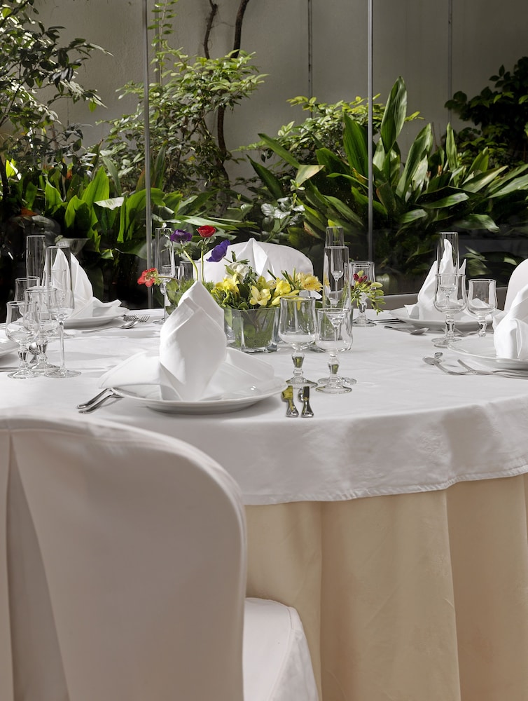 Parthenon Hotel Athens, Vassilicos House of Hospitality — Restaurant & bars in Athens, Attica