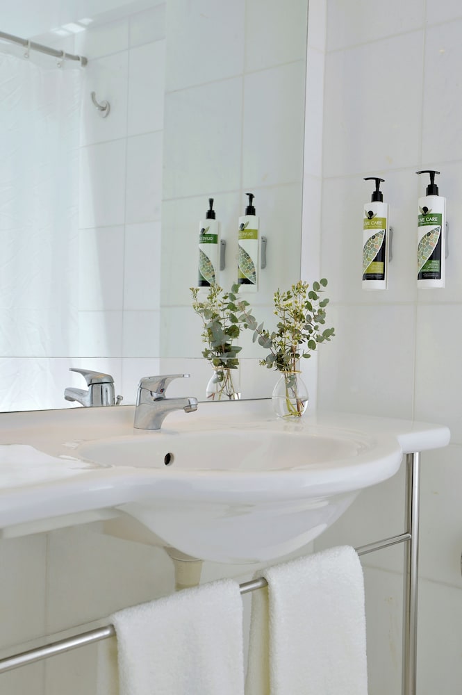 Parthenon Hotel Athens, Vassilicos House of Hospitality — Hotel rooms in Athens, Attica