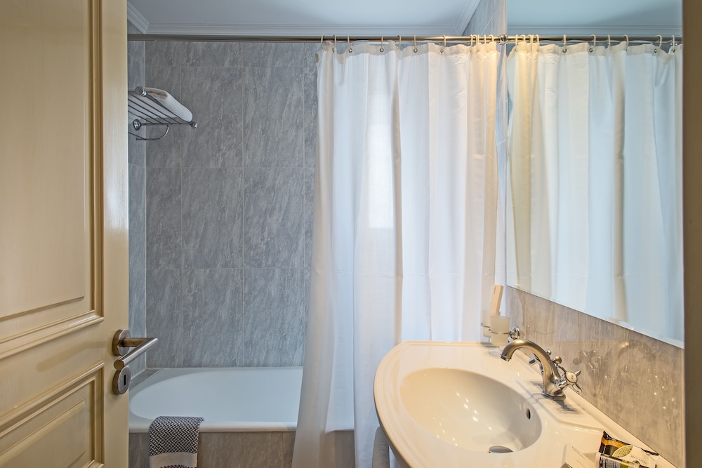 Stratos Hotel Athens, Vassilicos House of Hospitality — Hotel rooms in Athens, Attica