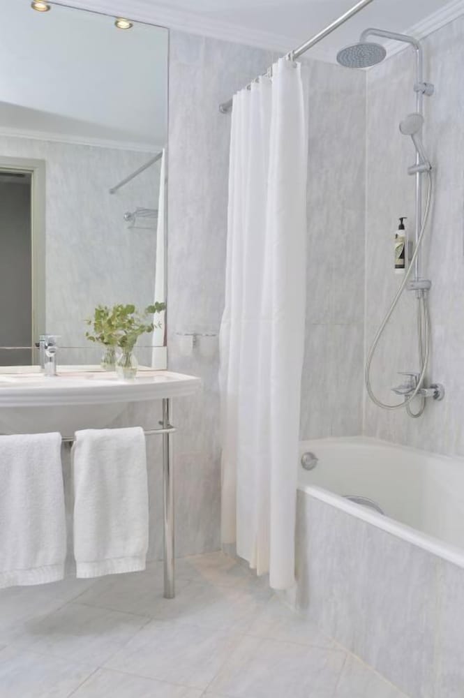 Stratos Hotel Athens, Vassilicos House of Hospitality — Hotel rooms in Athens, Attica