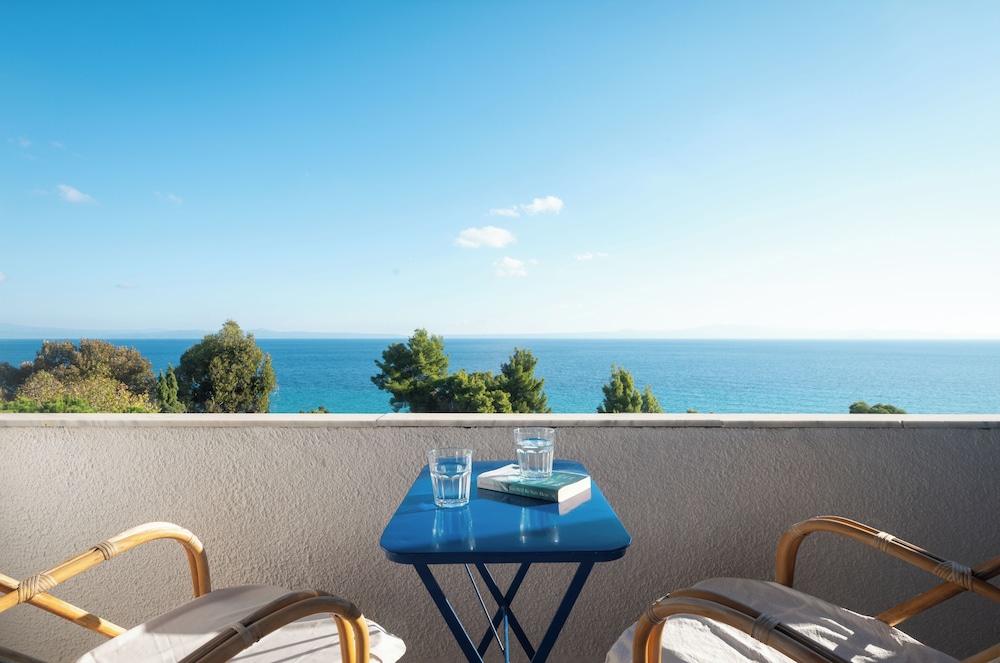 Mitsis Selection Azure — Hotel rooms in Kriopigi, Central Macedonia