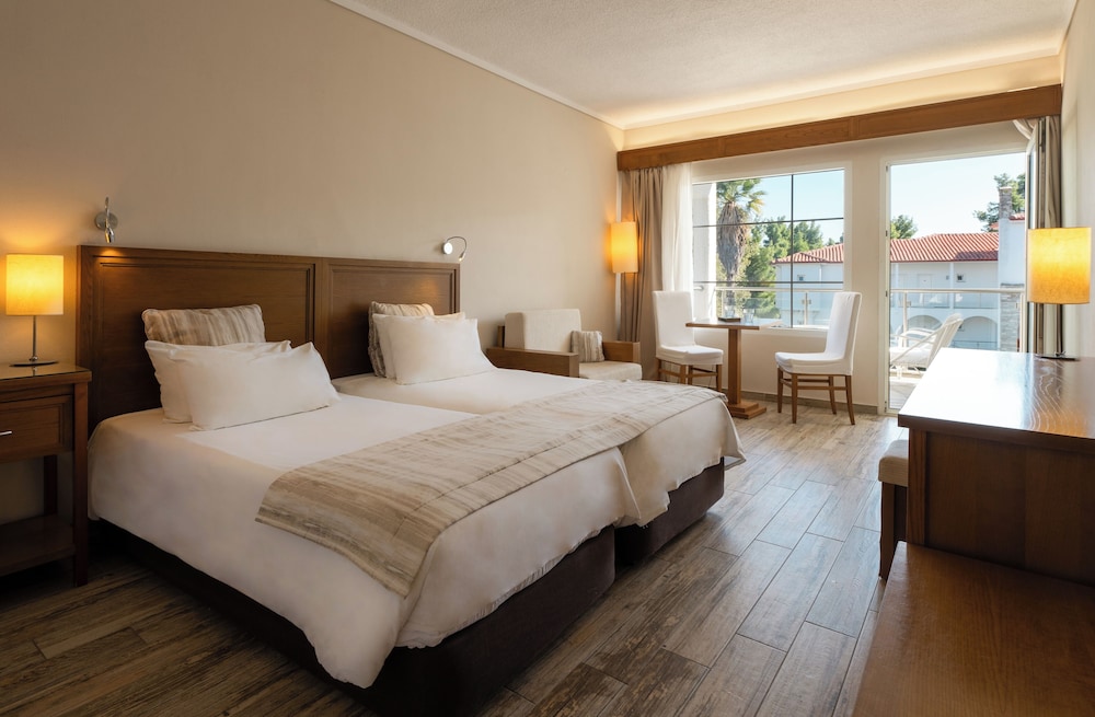 Mitsis Selection Azure — Hotel rooms in Kriopigi, Central Macedonia