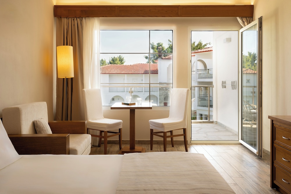 Mitsis Selection Azure — Hotel rooms in Kriopigi, Central Macedonia