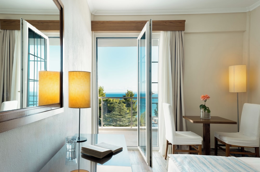 Mitsis Selection Azure — Hotel rooms in Kriopigi, Central Macedonia