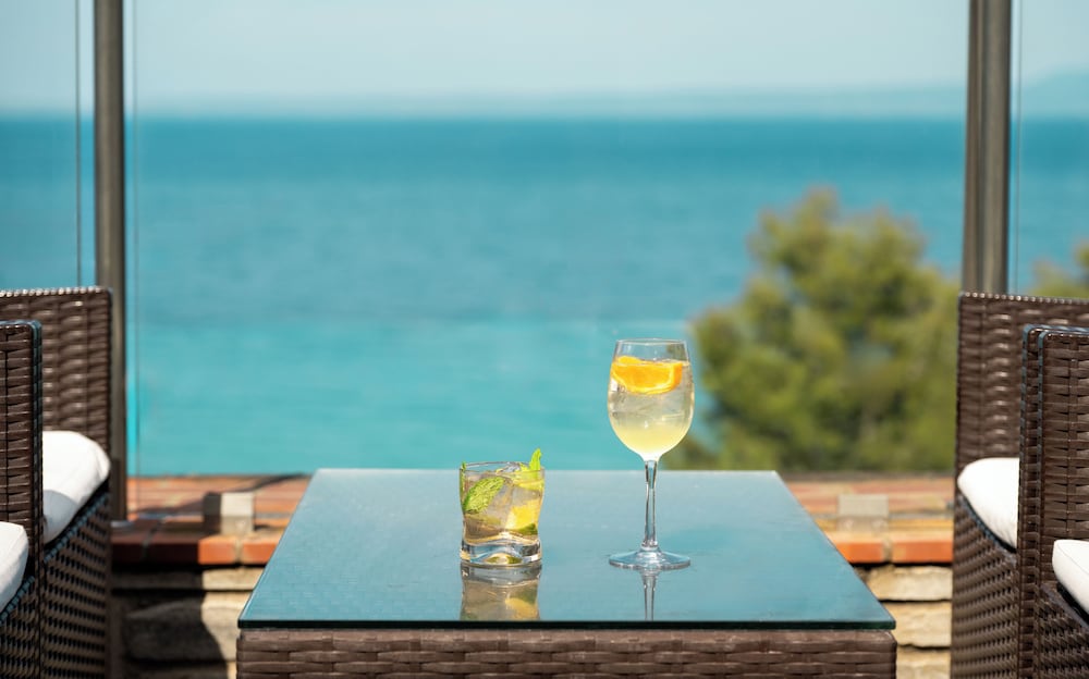 Mitsis Selection Azure — Restaurant & bars in Kriopigi, Central Macedonia