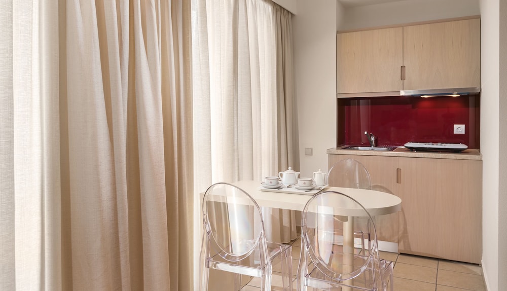 Alexandra Hotel — Hotel rooms in Kos Town, South Aegean