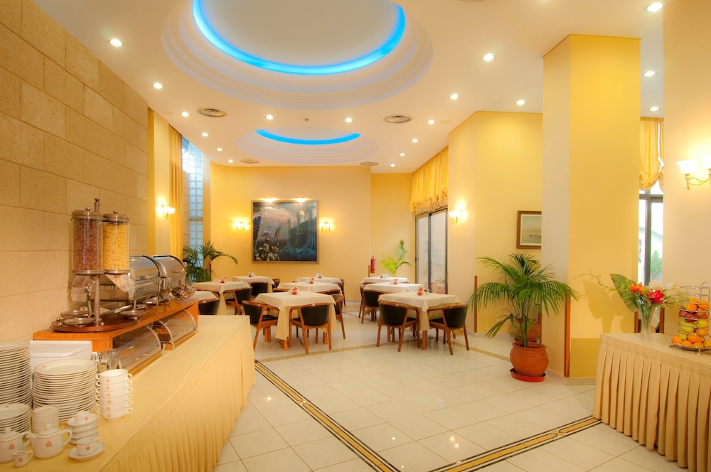 Alexandra Hotel — Restaurant & bars in Kos Town, South Aegean