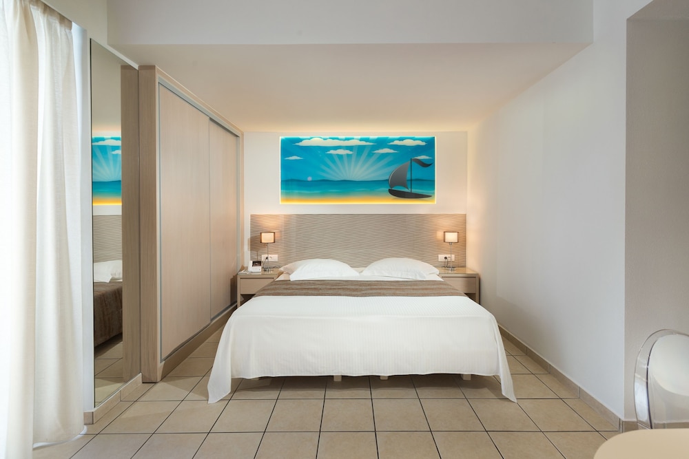 Alexandra Hotel — Hotel rooms in Kos Town, South Aegean