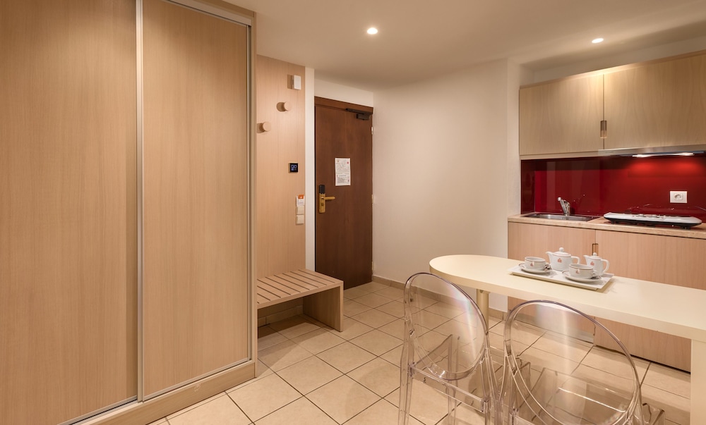 Alexandra Hotel — Hotel rooms in Kos Town, South Aegean