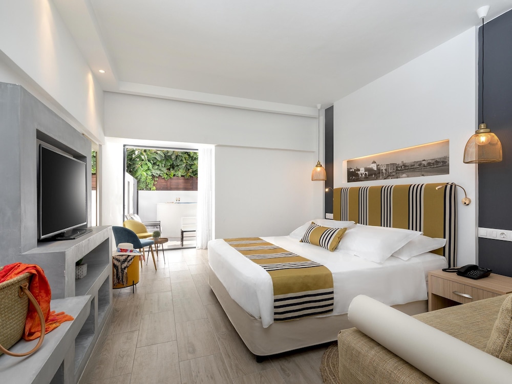 Mercure Rhodes Alexia Hotel & Spa — Hotel rooms in Rhodes Town, South Aegean