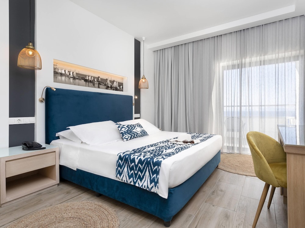 Mercure Rhodes Alexia Hotel & Spa — Hotel rooms in Rhodes Town, South Aegean