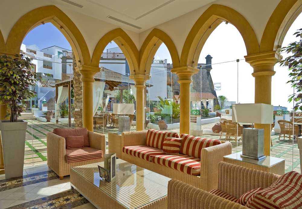 Gran Tagoro Family & Fun Playa Blanca — Hotel building in Playa Blanca, Canary Islands
