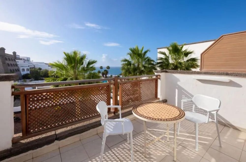 Gran Tagoro Family & Fun Playa Blanca — Hotel rooms in Playa Blanca, Canary Islands