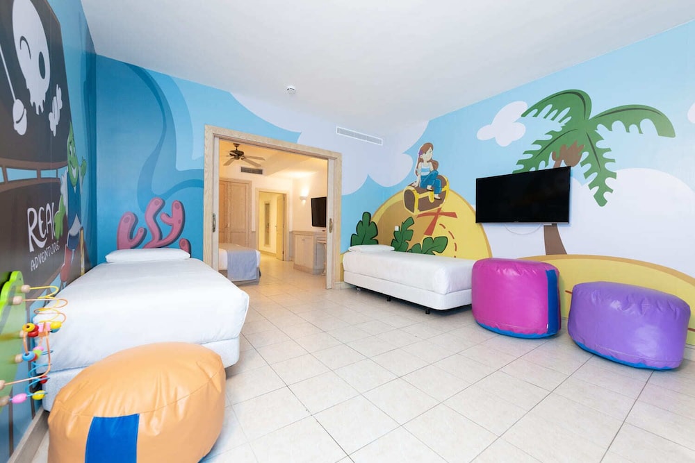 Gran Tagoro Family & Fun Playa Blanca — Hotel rooms in Playa Blanca, Canary Islands