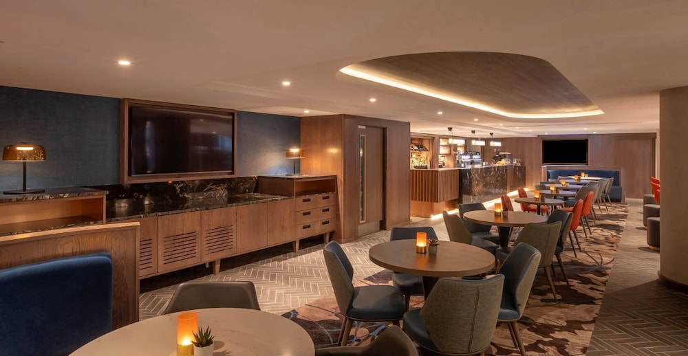 Clayton Hotel Cardiff Lane — Restaurant & bars in Dublin, Dublin City