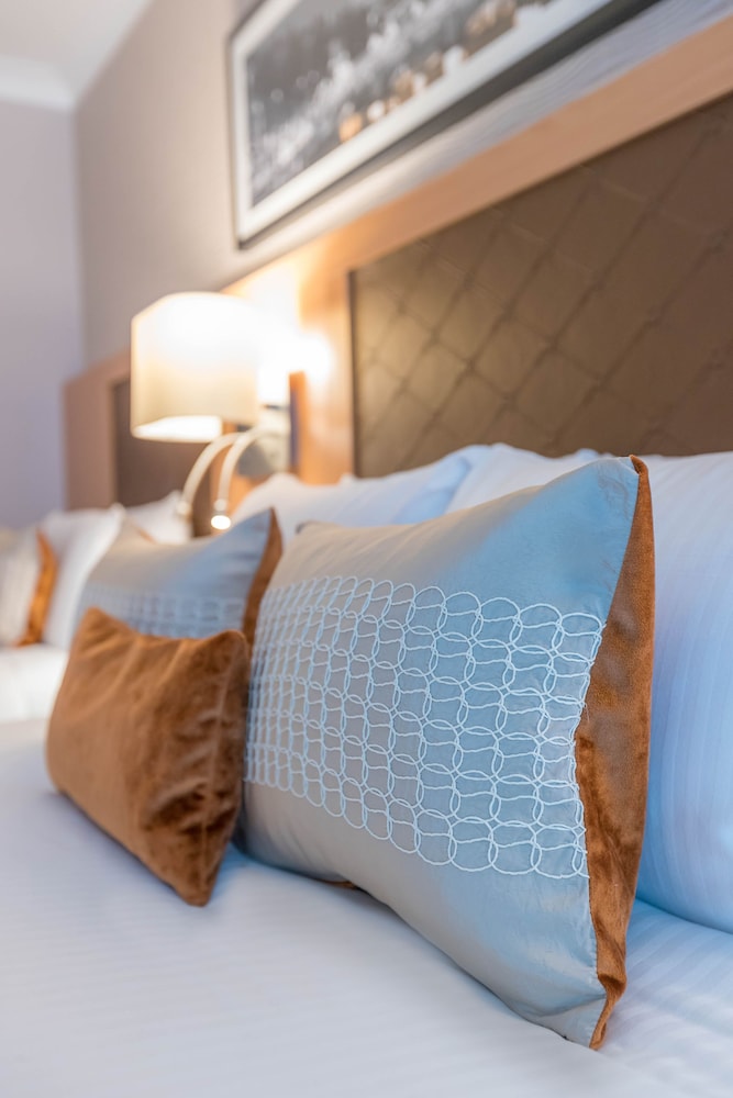 Clayton Hotel Cardiff Lane — Hotel rooms in Dublin, Dublin City