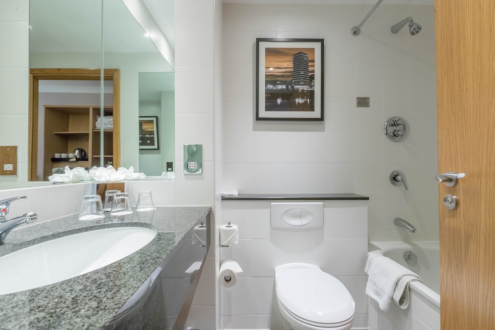 Clayton Hotel Cardiff Lane — Hotel rooms in Dublin, Dublin City