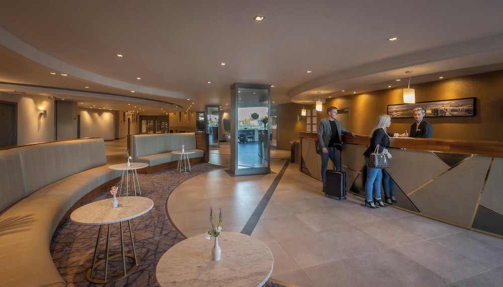 Maldron Hotel & Leisure Centre Tallaght — Hotel building in Dublin, Dublin City