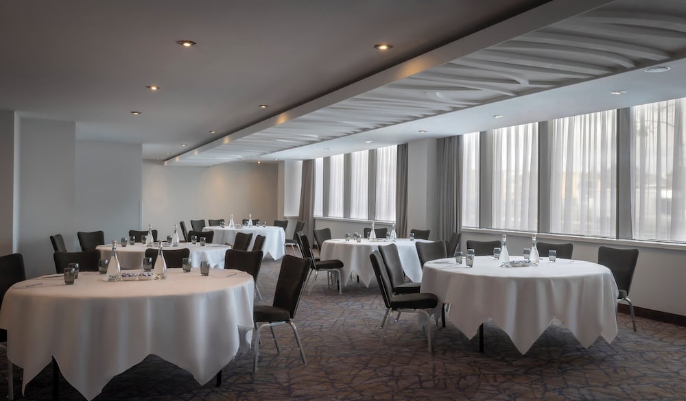 Maldron Hotel & Leisure Centre Tallaght — Restaurant & bars in Dublin, Dublin City