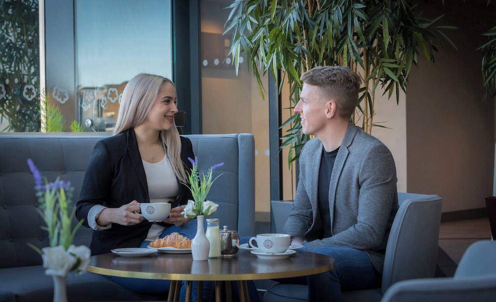 Maldron Hotel & Leisure Centre Tallaght — Restaurant & bars in Dublin, Dublin City
